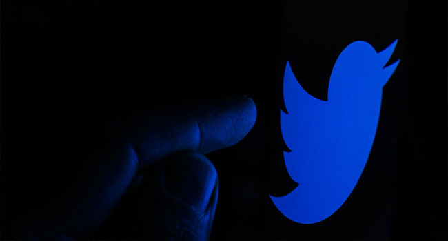 dark twitter screen